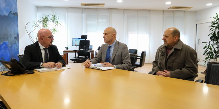 La Consejería de Salud acometerá la reforma del Centro de Salud de Los Corrales de Buelna este año