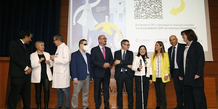 Cantabria apuesta por un sistema sanitario más inclusivo con un manual de accesibilidad integral