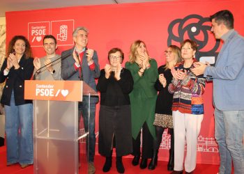 Zuloaga y Casares, proclamados precandidatos a liderar el PSOE de Cantabria