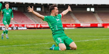 El Rayo Cantabria remonta en Santiago, la Gimnástica resiste con nueve y Laredo y Escobedo caen