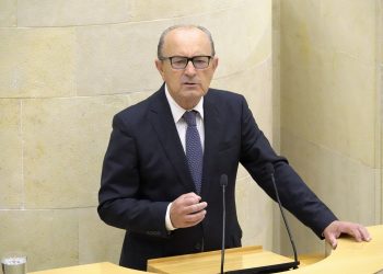 El PRC alerta de una caída del 40 % en el tráfico de mercancías del Puerto de Santander y pide medidas urgentes