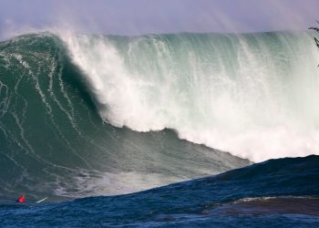 Alerta verde: La Vaca Gigante celebra su XI edición el lunes 24 de febrero con un campeonato de surf de olas XXL
