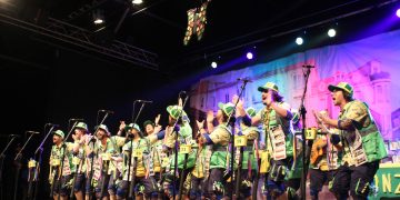 Los Artistas ganan el concurso de murgas de Santoña 2025