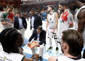 Lucha sin premio para el Alega Cantabria en el estreno de Lolo Encinas