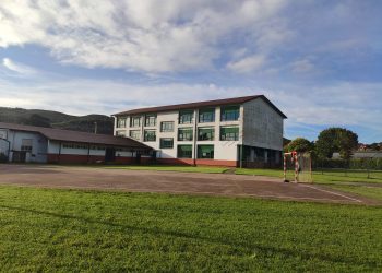 CCOO denuncia la falta de acción de la Consejería de Educación ante la crisis laboral y educativa en el CEIP Santiago Galas de Ruiloba