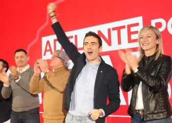 Pedro Casares asume el liderazgo del PSOE de Cantabria con un mensaje de unidad y renovación