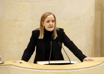 Isabel Urrutia defiende el proyecto de ley de Simplificación Administrativa como una «revolución» para Cantabria
