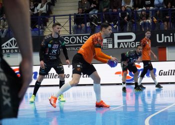 Bathco BM Torrelavega conquista Puente Genil y afianza la segunda plaza