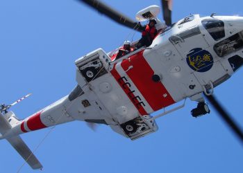 Continúa la búsqueda del pescador desaparecido en la costa de Isla