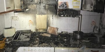 Una mujer hospitalizada tras un incendio en su vivienda en la calle Castilla
