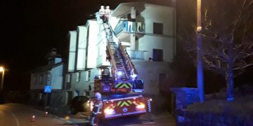 Movilizados bomberos en Frama por un aviso de humo en una vivienda