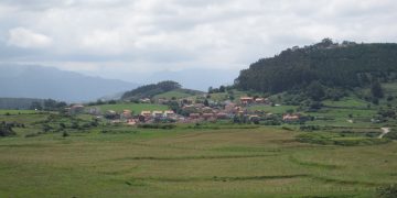 Fallece una mujer en un accidente mientras atendía el ganado en una cuadra de Prellezo