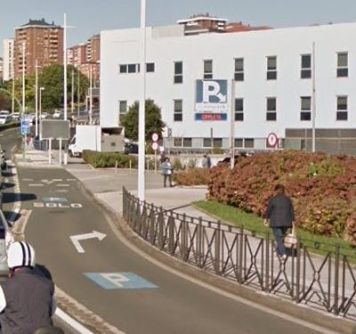 Una menor de 15 años, atropellada por un camión frigorífico en un paso de peatones en Valdecilla Sur