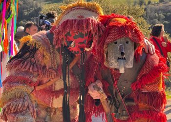 Piasca revive su tradición con un Carnaval que une Cantabria, Galicia y Portugal