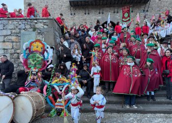 El Carnaval de Piasca llena de color y tradición las calles de Potes