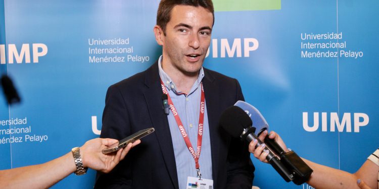 Pedro Casares califica de “irresponsable e injusta” la renuncia del PP a la quita de 809 millones de euros de deuda