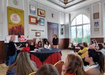 Cruz Roja Cantabria reúne a empresas y entidades sociales para abordar la salud mental como clave para la inserción laboral