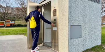 Santander inaugura un nuevo aseo público en el Parque de Las Llamas y avanza en la renovación del espacio