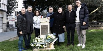 El Real Racing Club celebra su 112 aniversario con una ofrenda floral a Pancho Cossío