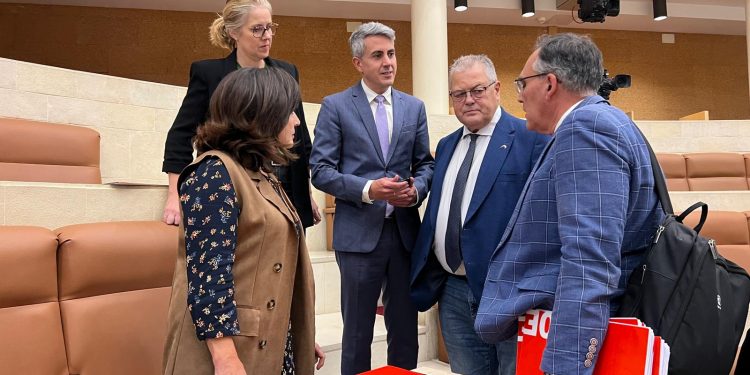 Zuloaga exige explicaciones a Educación por el deterioro del Colegio Menéndez Pelayo