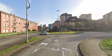 Joven de 18 años huye de la Policía en moto, pone en peligro a peatones y acaba estrellándose