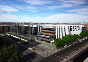 El Juzgado de lo Mercantil desestima la demanda de Iberdrola contra Repsol por competencia desleal