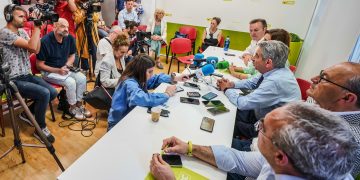 Revilla anuncia el calendario para su sucesión en el PRC: primarias el 4 de mayo y congreso el día 18