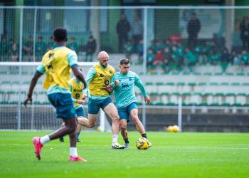 El Racing continúa su preparación para recibir al Elche con la vuelta de Andrés Martín