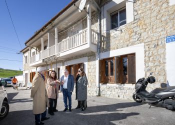 Udías estrenará en primavera un centro comunitario para mayores en las antiguas escuelas de El Llano
