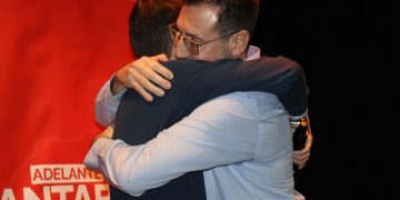 Pedro Casares gana apoyos clave en su camino a liderar el PSOE de Cantabria