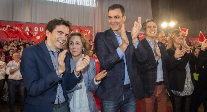 Casares y Zuloaga se juegan el liderazgo del PSOE de Cantabria en unas primarias de máxima tensión