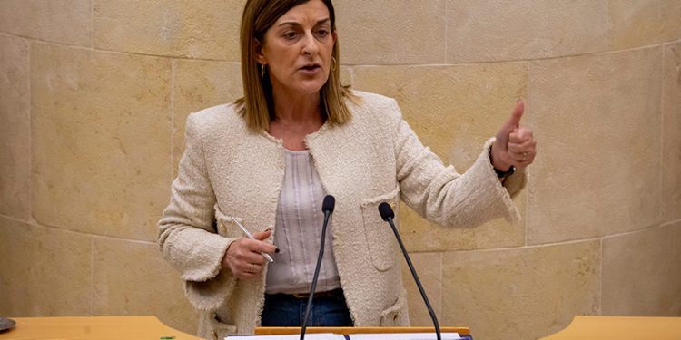 Buruaga anuncia cambios en las ayudas CRECE para impulsar la industria cántabra