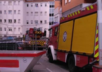 Un herido trasladado a Cruces tras el incendio de una vivienda en Laredo