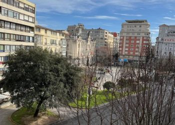 Cinco personas denunciadas por consumir alcohol en la vía pública en Santander