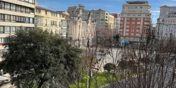 Cinco personas denunciadas por consumir alcohol en la vía pública en Santander