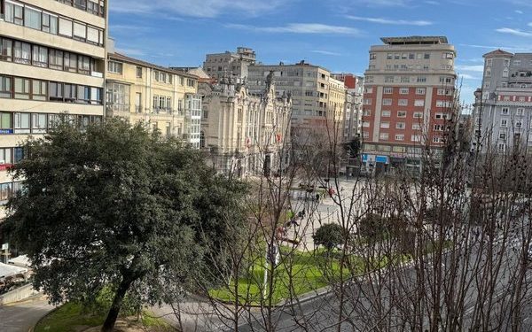 Cinco personas denunciadas por consumir alcohol en la vía pública en Santander