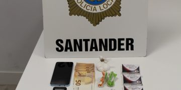 Dos jóvenes detenidos en Santander con cocaína, éxtasis y Viagra en plena calle San Fernando