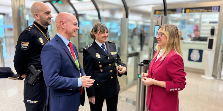 El Aeropuerto Seve Ballesteros estrena el control fronterizo automatizado con puertas ABC