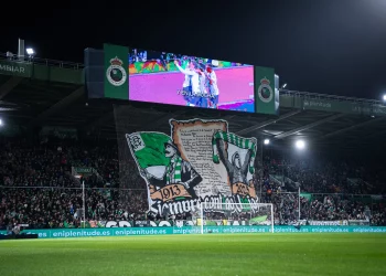 El Racing sortea las 275 entradas para el partido contra el Sporting en El Molinón