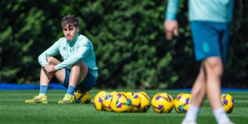 Racing y Mirandés se enfrentan en Anduva en un duelo clave por el ascenso a Primera División