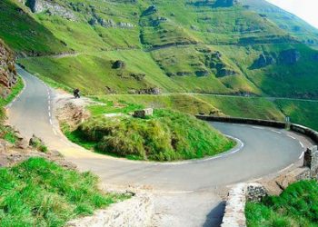 El Gobierno de Cantabria se compromete a mejorar la carretera del puerto de Lunada tras la tragedia que dejó cuatro muertos