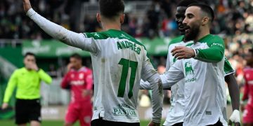 El Racing remonta en el descuento y sigue soñando con el ascenso