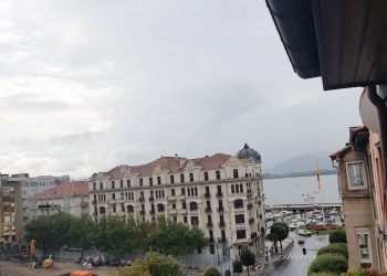 Denuncian a una mujer de 40 años en Santander por causar molestias con una fiesta ruidosa en su vivienda