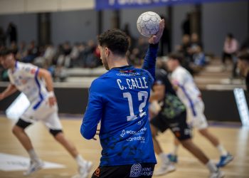 El Bathco BM Torrelavega se impone con autoridad al Club Cisne Colegio Los Sauces y avanza en la Copa del Rey