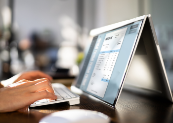 La Cámara de Comercio de Torrelavega impulsa la digitalización empresarial con un ciclo formativo sobre facturación electrónica