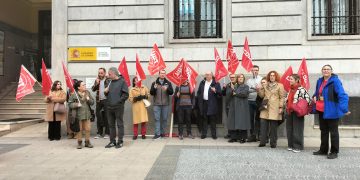 Los sindicatos UGT y CCOO exigen la cobertura del 35% de vacantes en la Oficina de Extranjería en Cantabria