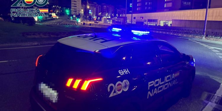 La Policía Nacional detiene a dos hombres por cinco robos en Santander, en Valdecilla, el centro de salud El Alisal y un centro deportivo