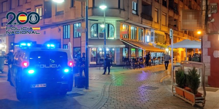 Detenidos dos hombres por intento de homicidio tras una pelea con arma blanca en Torrelavega