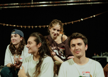 El Ciclo Mejor Reír presenta este fin de semana a la «Generazión Valiente» y el emotivo viaje de «Nana» en el Café de las Artes