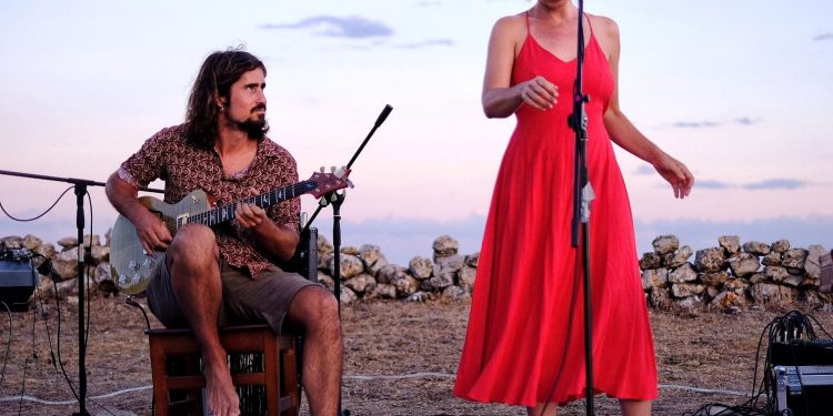 «Nosotros a través de nuestras canciones intentamos transmitir cercanía» Gema Martínez